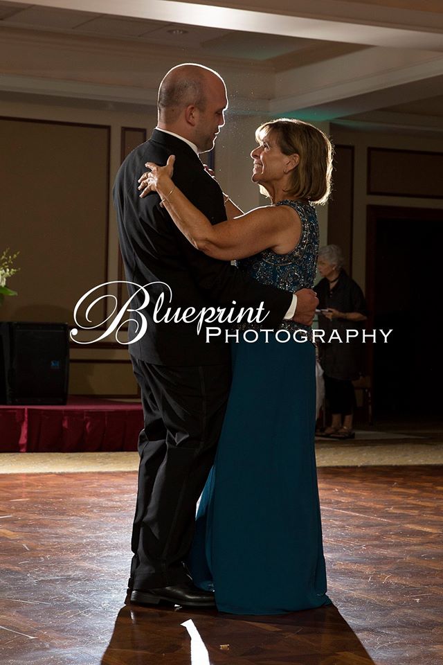 Blueprint Radner Valley son and mother dance
